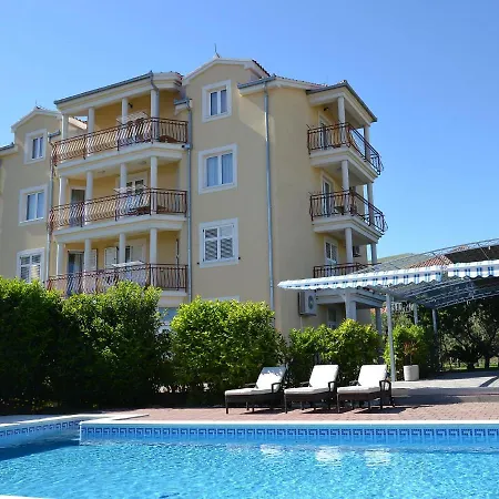 Apartment Mare-2 By Interhome